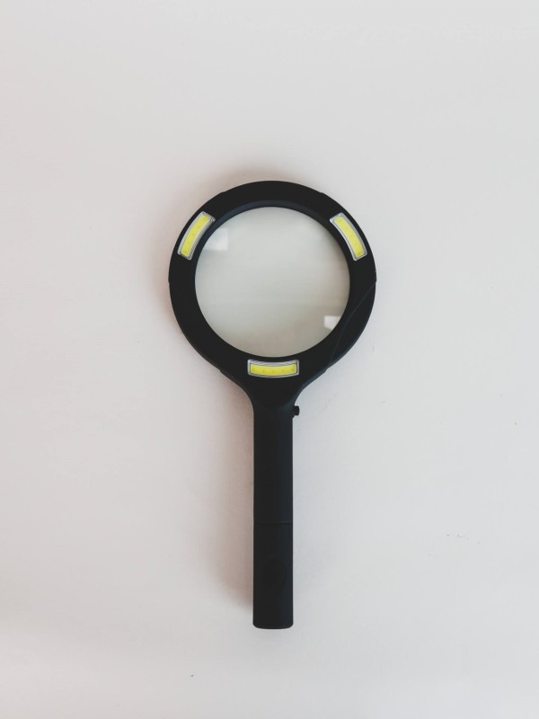 Lupa com luz