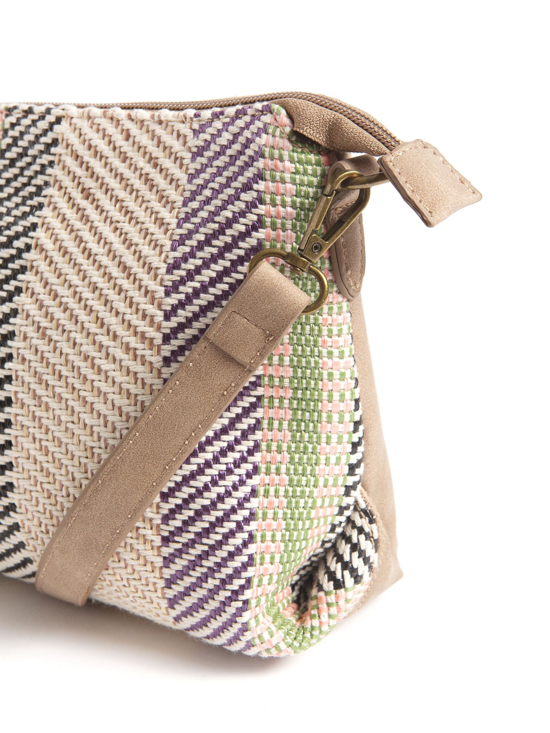 Mala com padrao de riscas