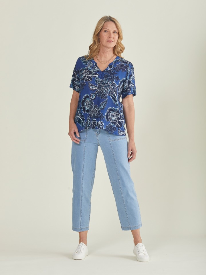 Blusa Com Padrao Floral Azul