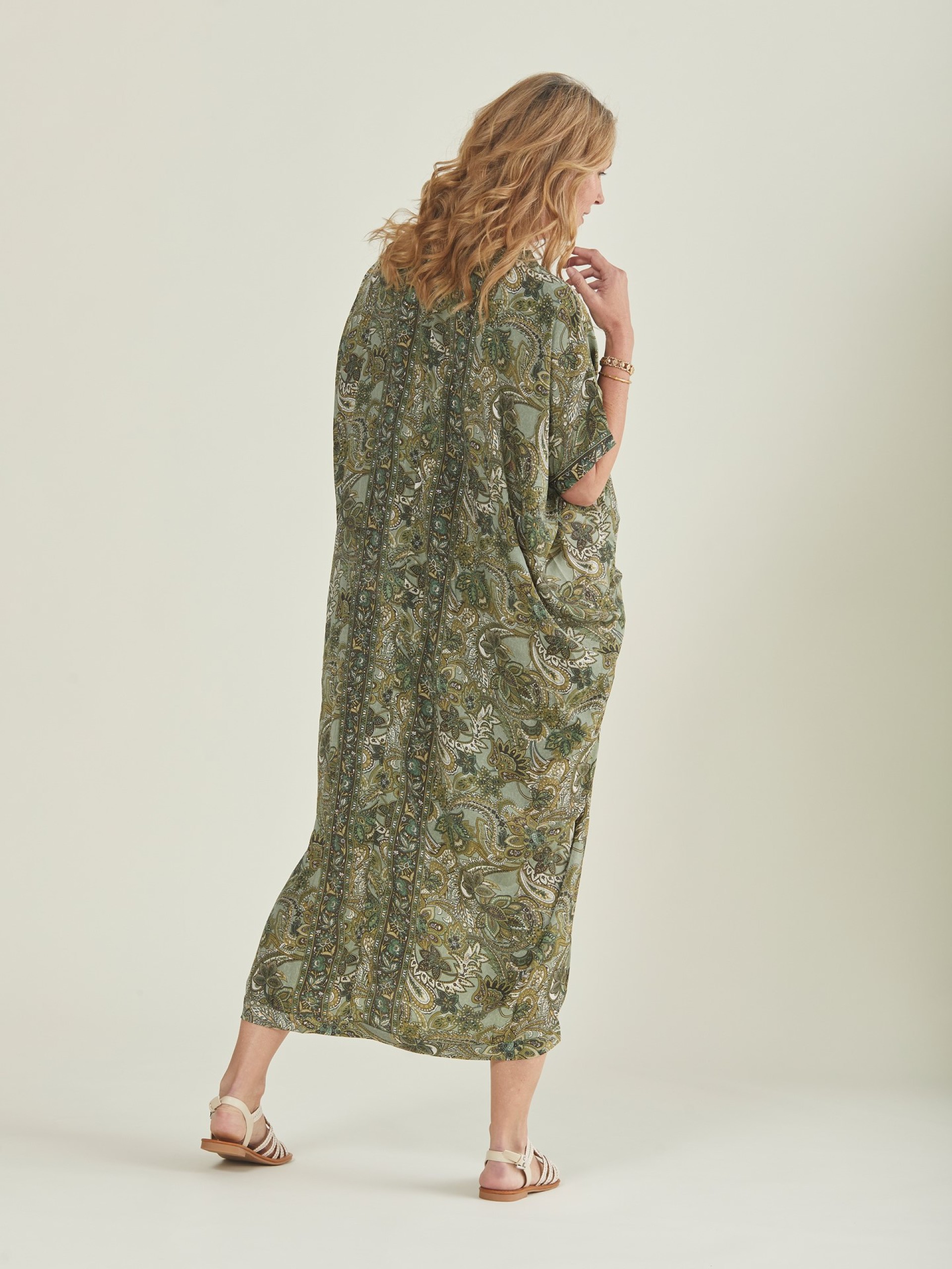 Kaftan em polyester acetinado