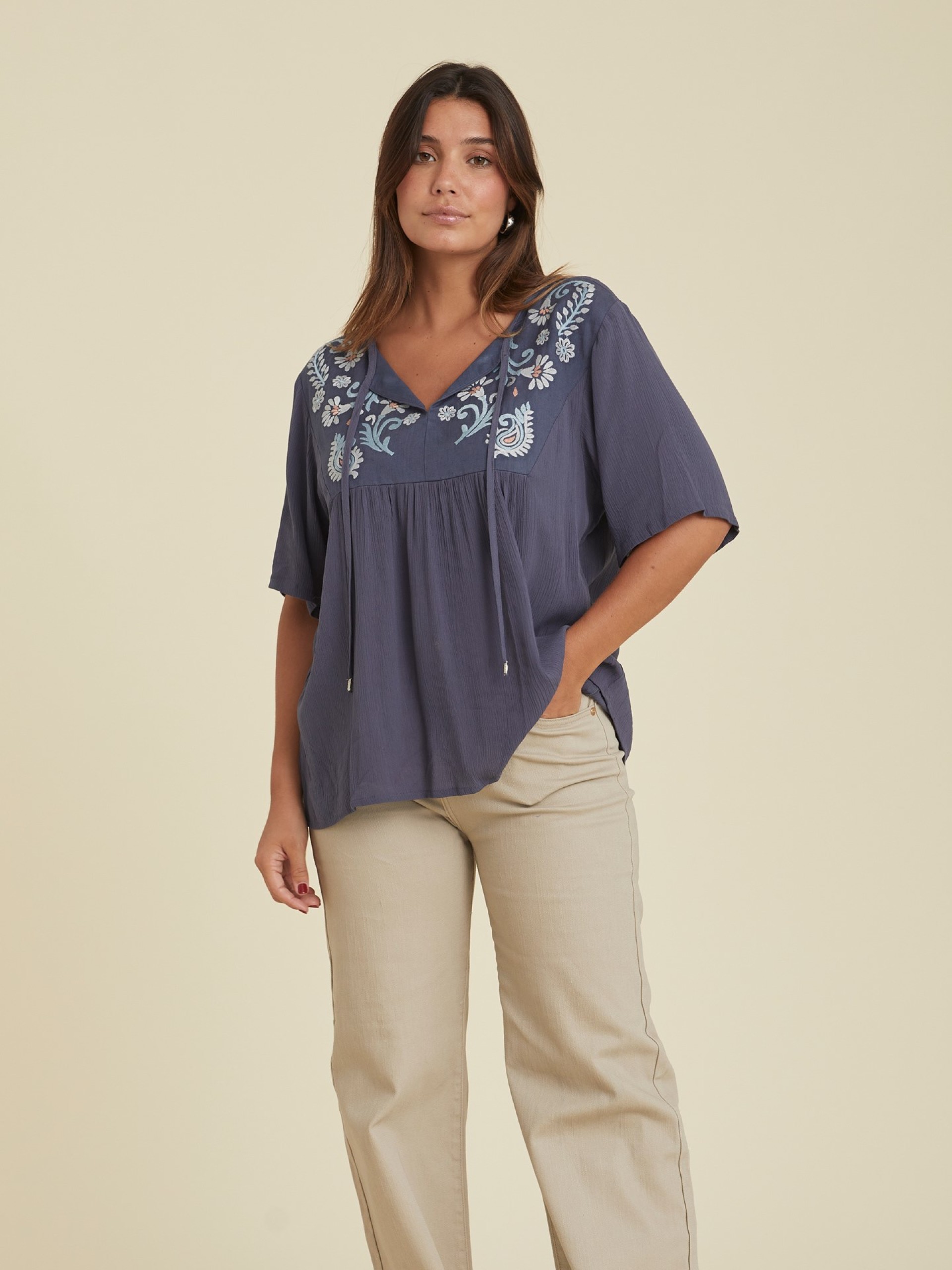 Blusa com bordados