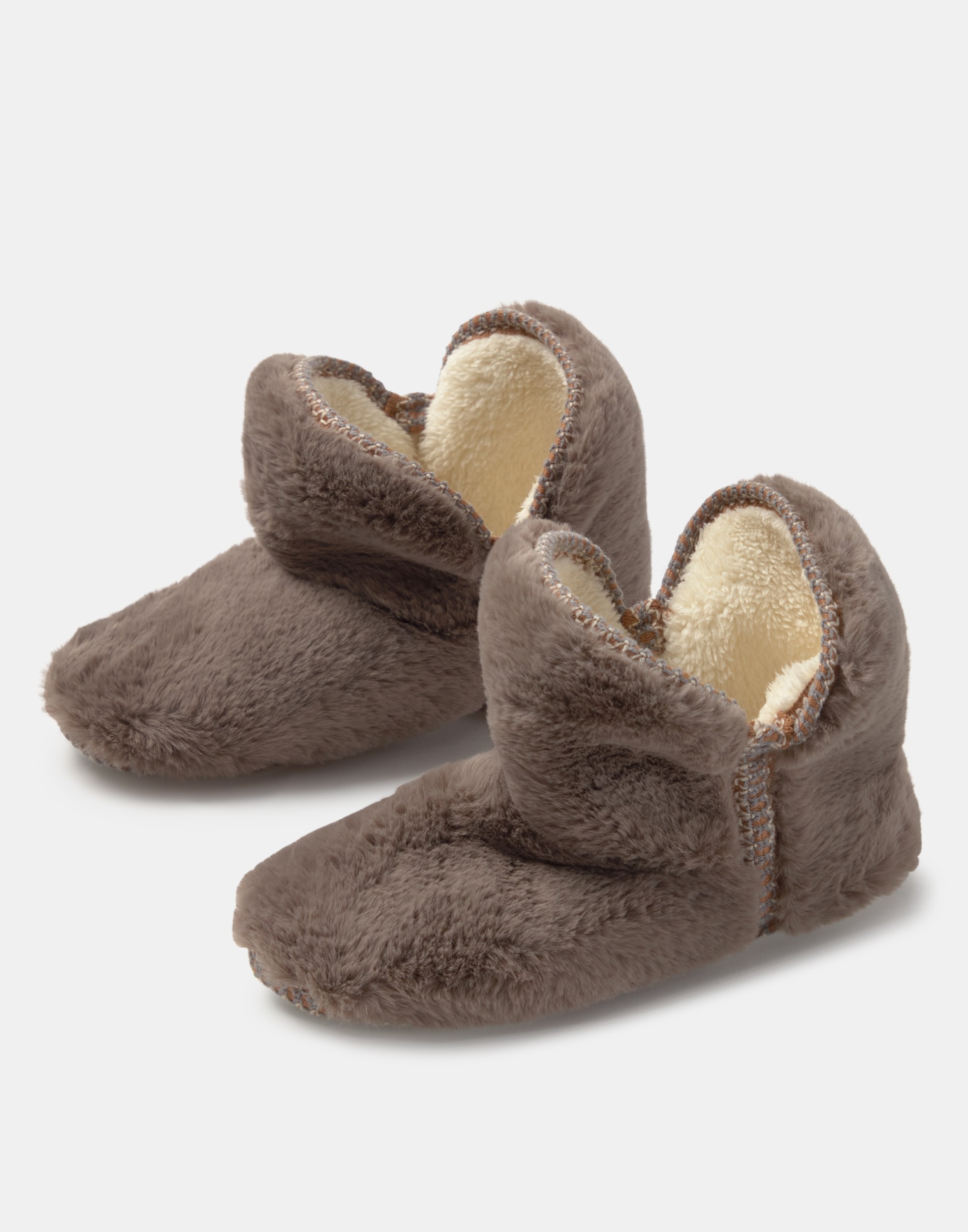 Bota com costura contrastante