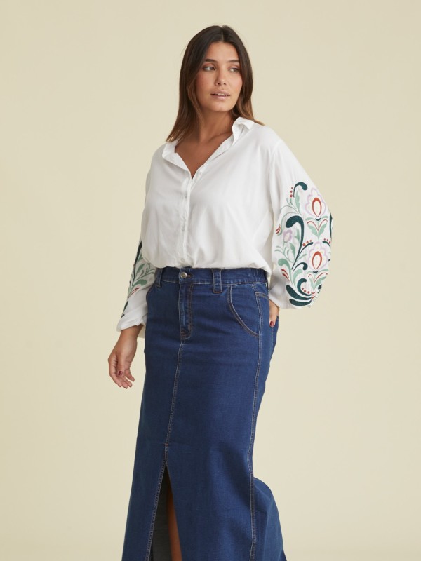 Blusa  Branca Com Bordados Detalhados