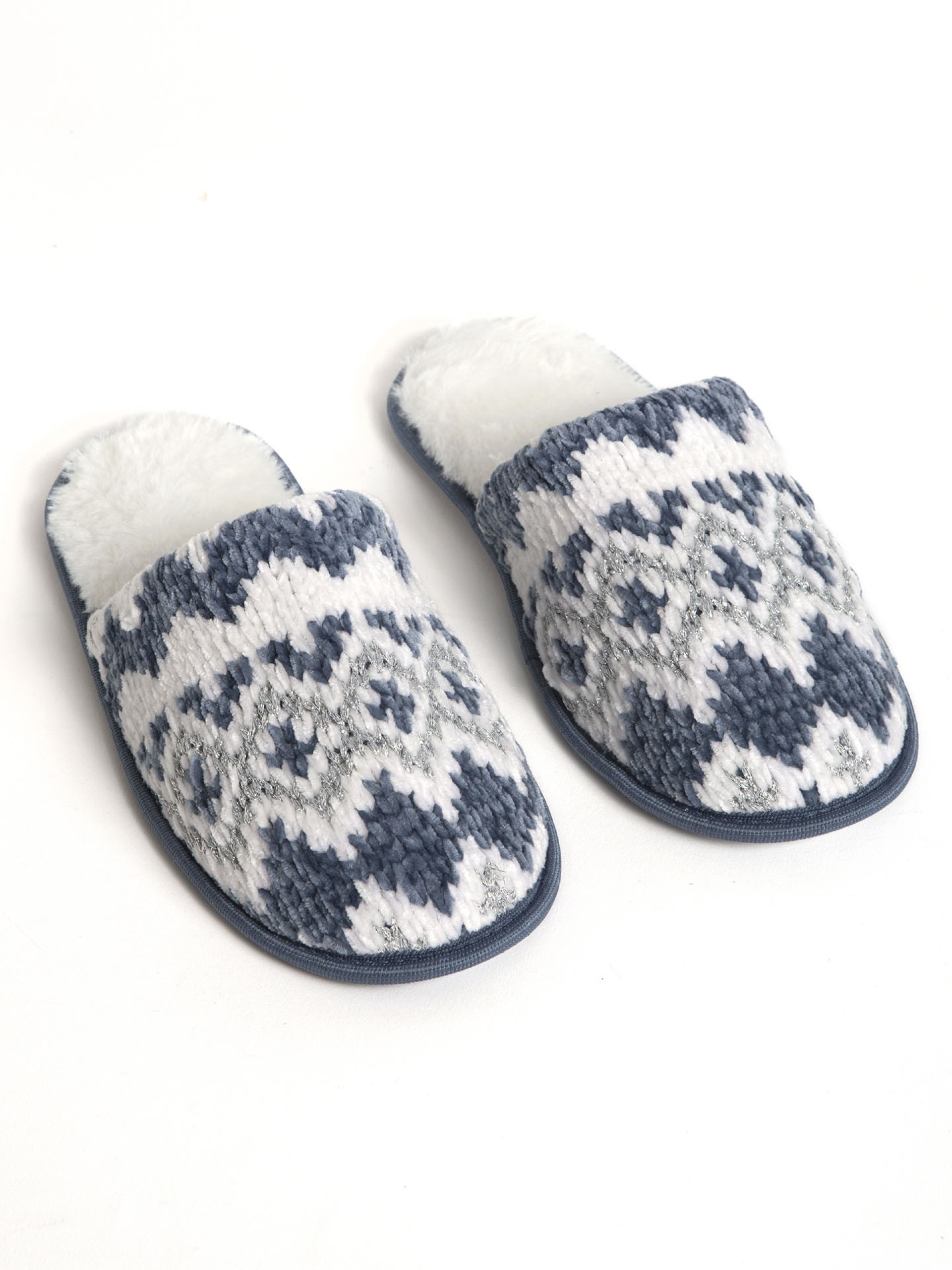 Pantufa efeito Sapatilhas