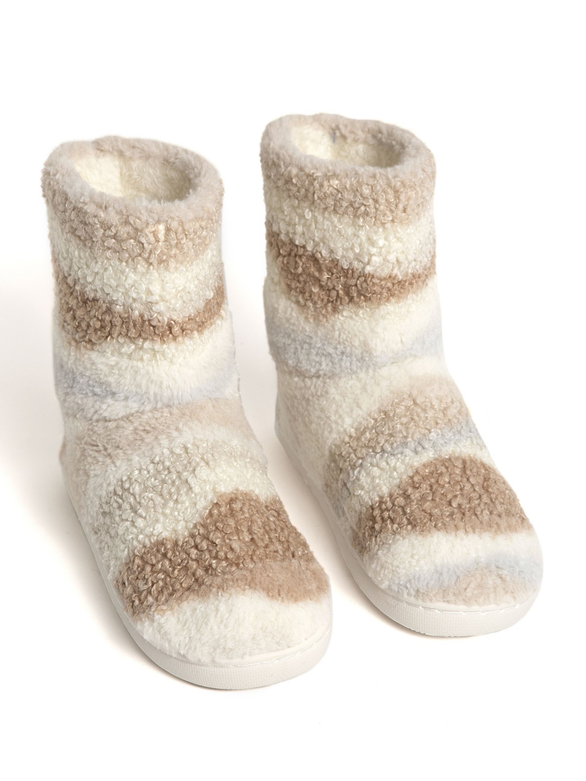 Pantufa Em tonalidades Beije