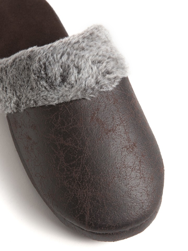 Chinelo de Homem Castanho