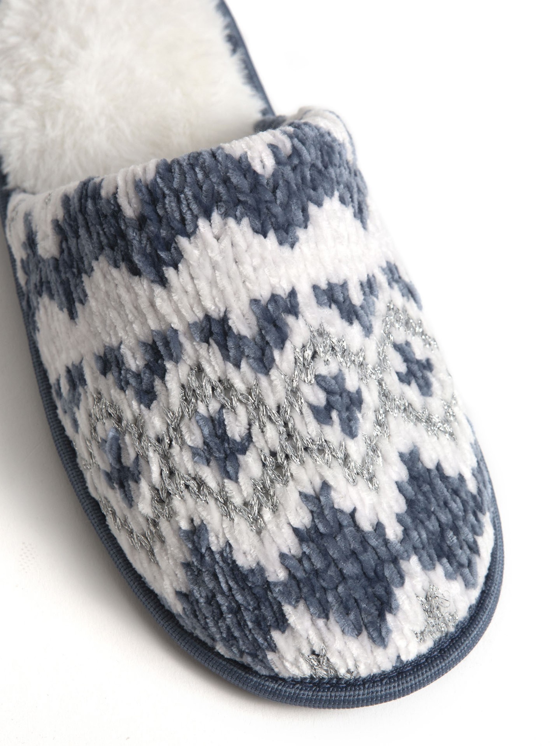 Pantufa efeito Sapatilhas