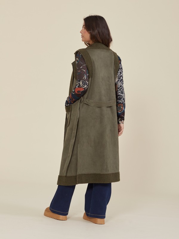 Colete  Comprido Com Efeito De Camurca