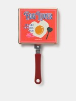 Frigideira de ovos em forma de coracao