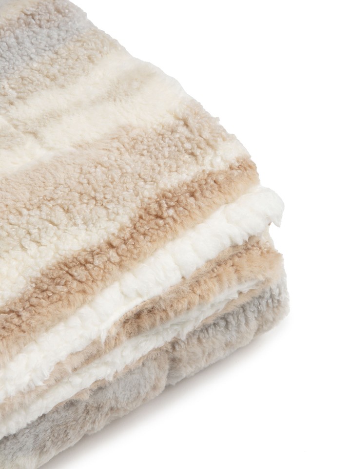 Manta Em Tonalidade Beije