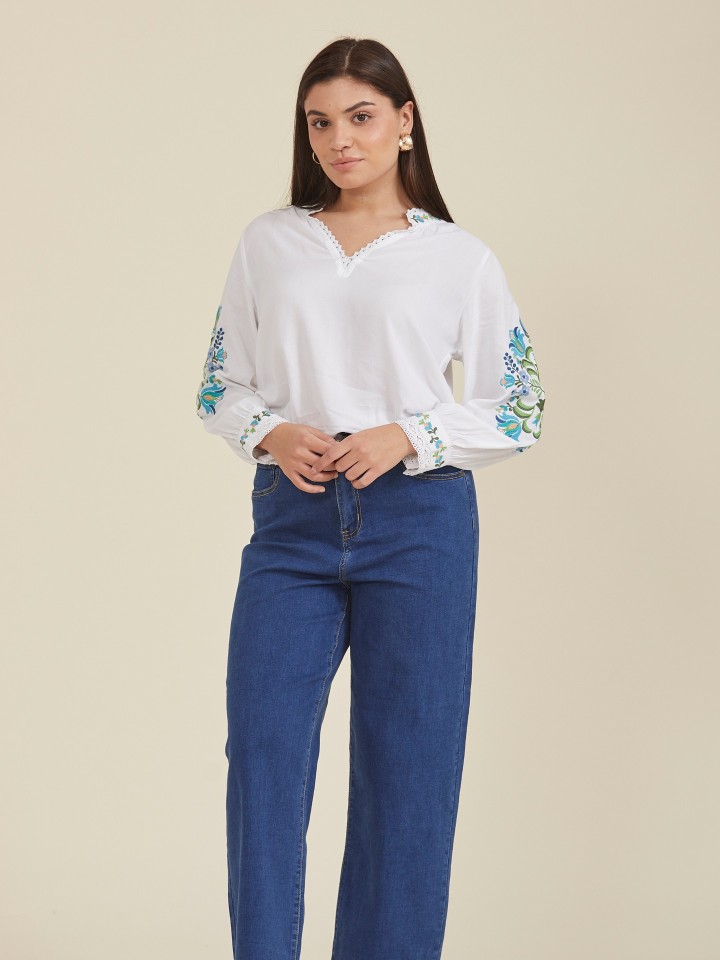 Blusa Branca Com Bordados