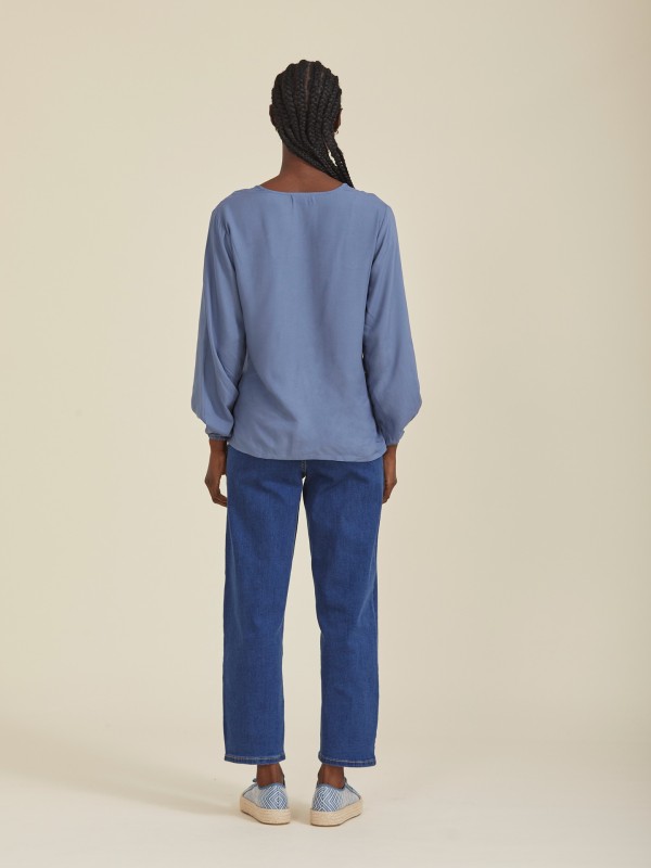 Blusa Solida Com Bordados Blusa Solida Com Bordados