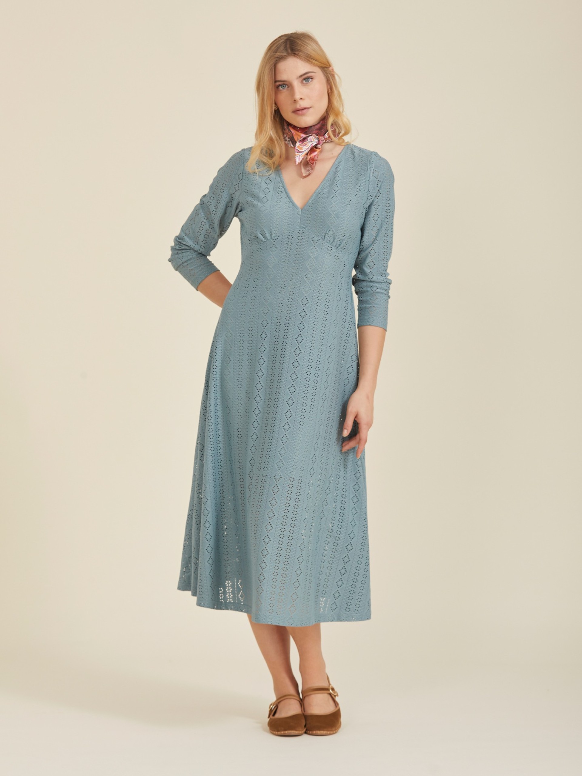 Vestido Midi Bordado Ingles