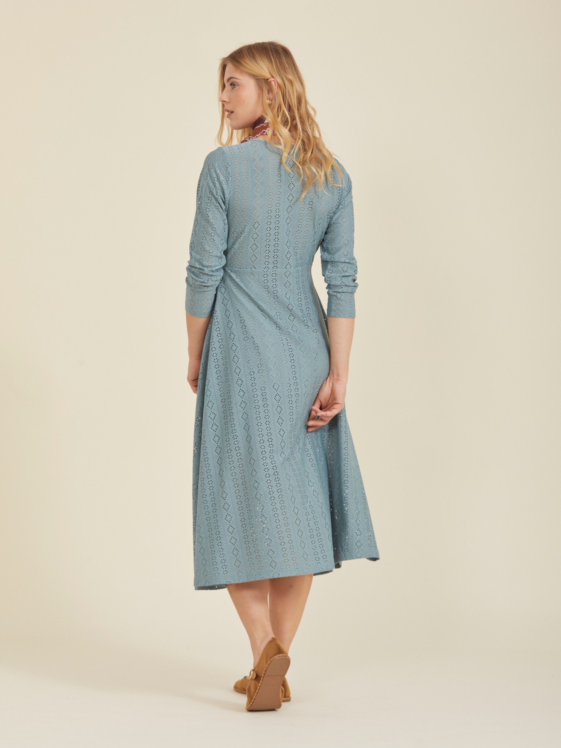 Vestido Midi Bordado Ingles