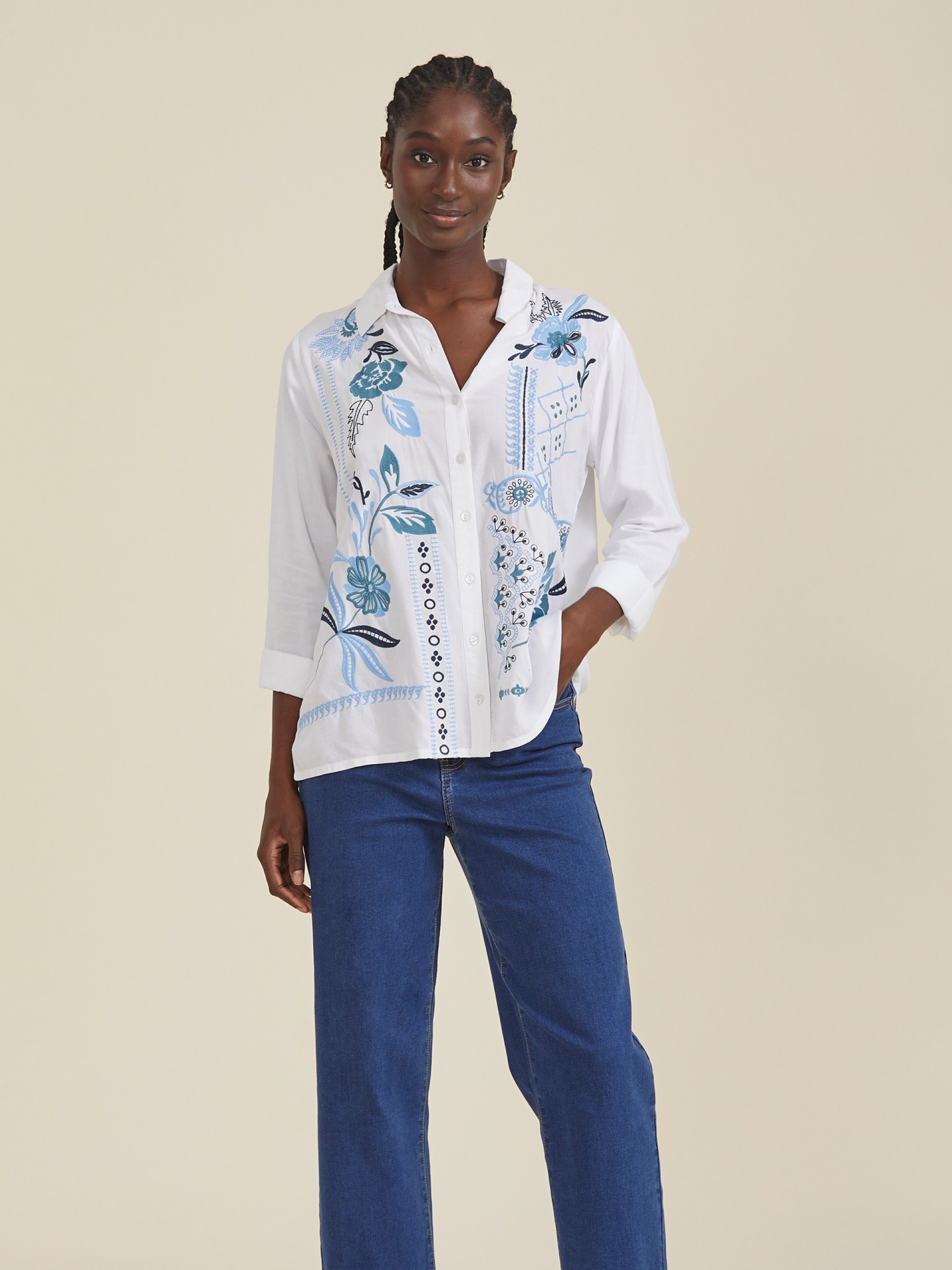 Camisa Branca Com Bordados