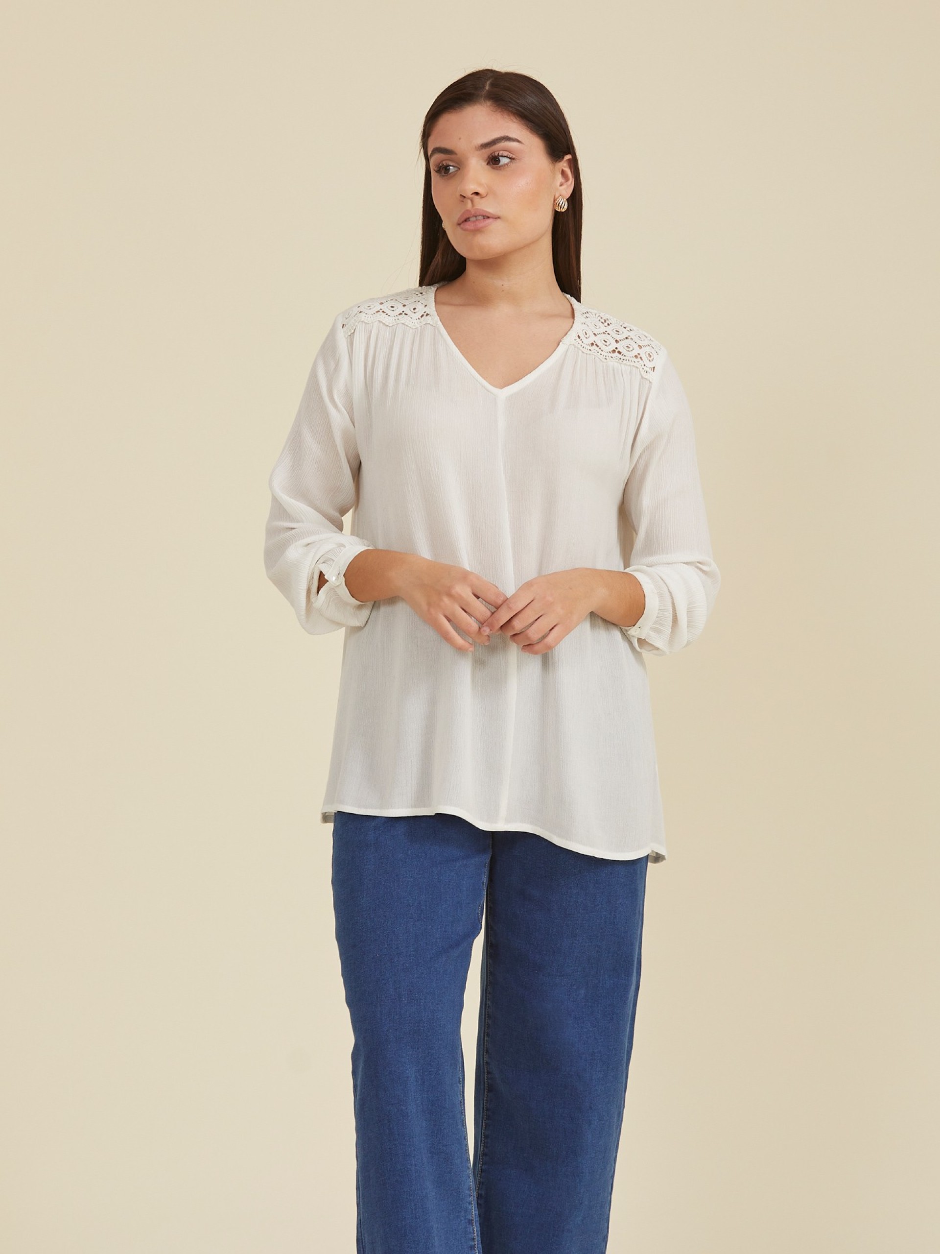 Blusa Solida Com Rendas