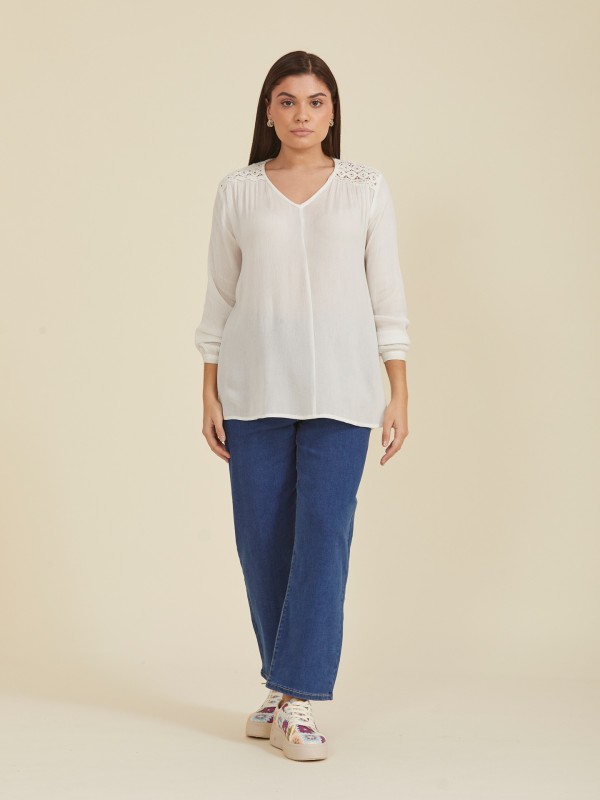 Blusa Solida Com Rendas Blusa Solida Com Rendas