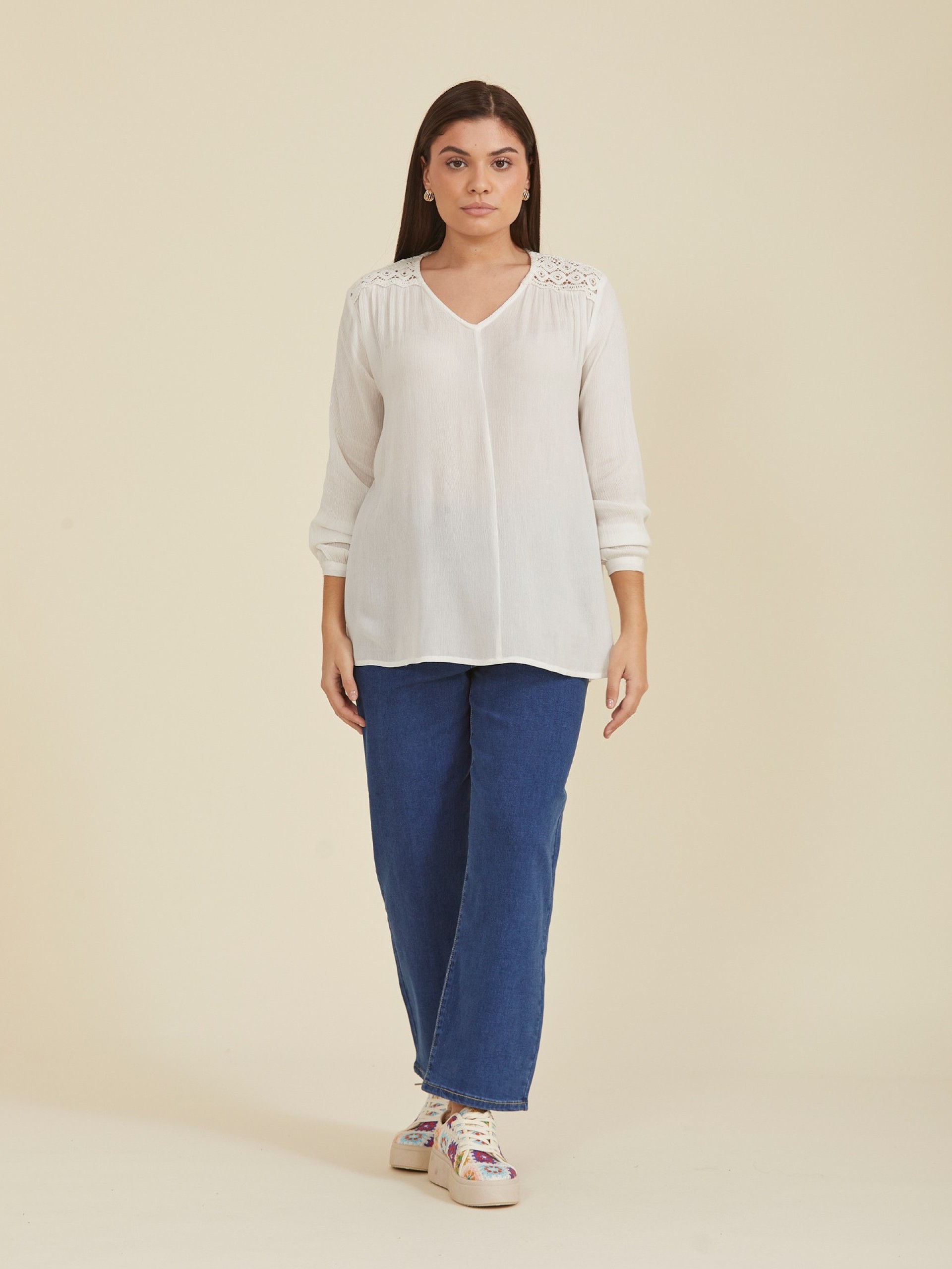 Blusa Solida Com Rendas