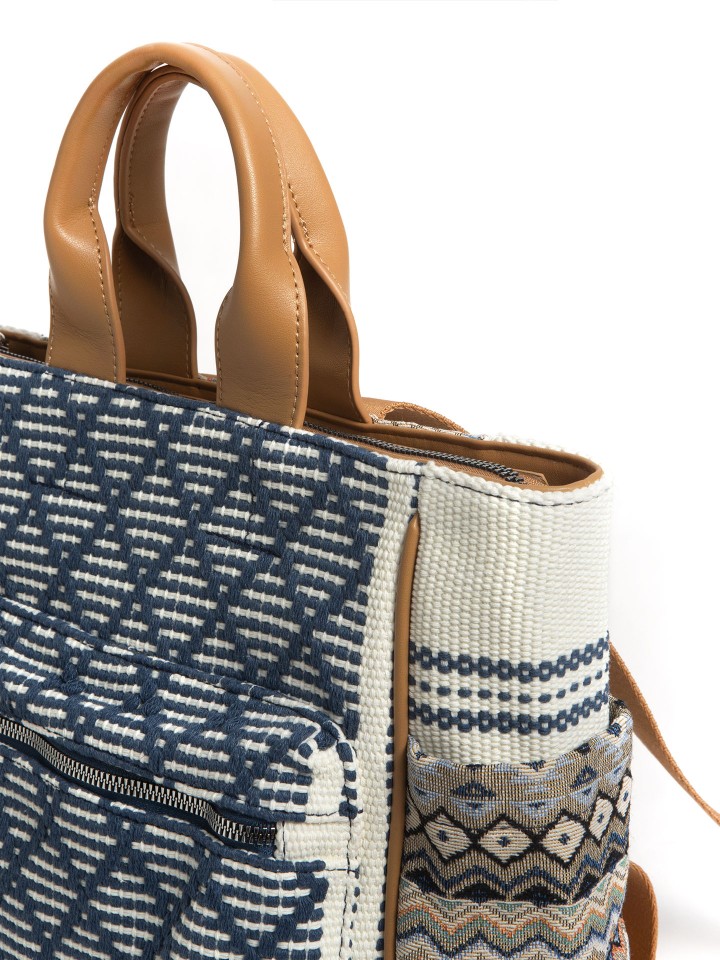 Mochila Com Padrao Em Jacquard
