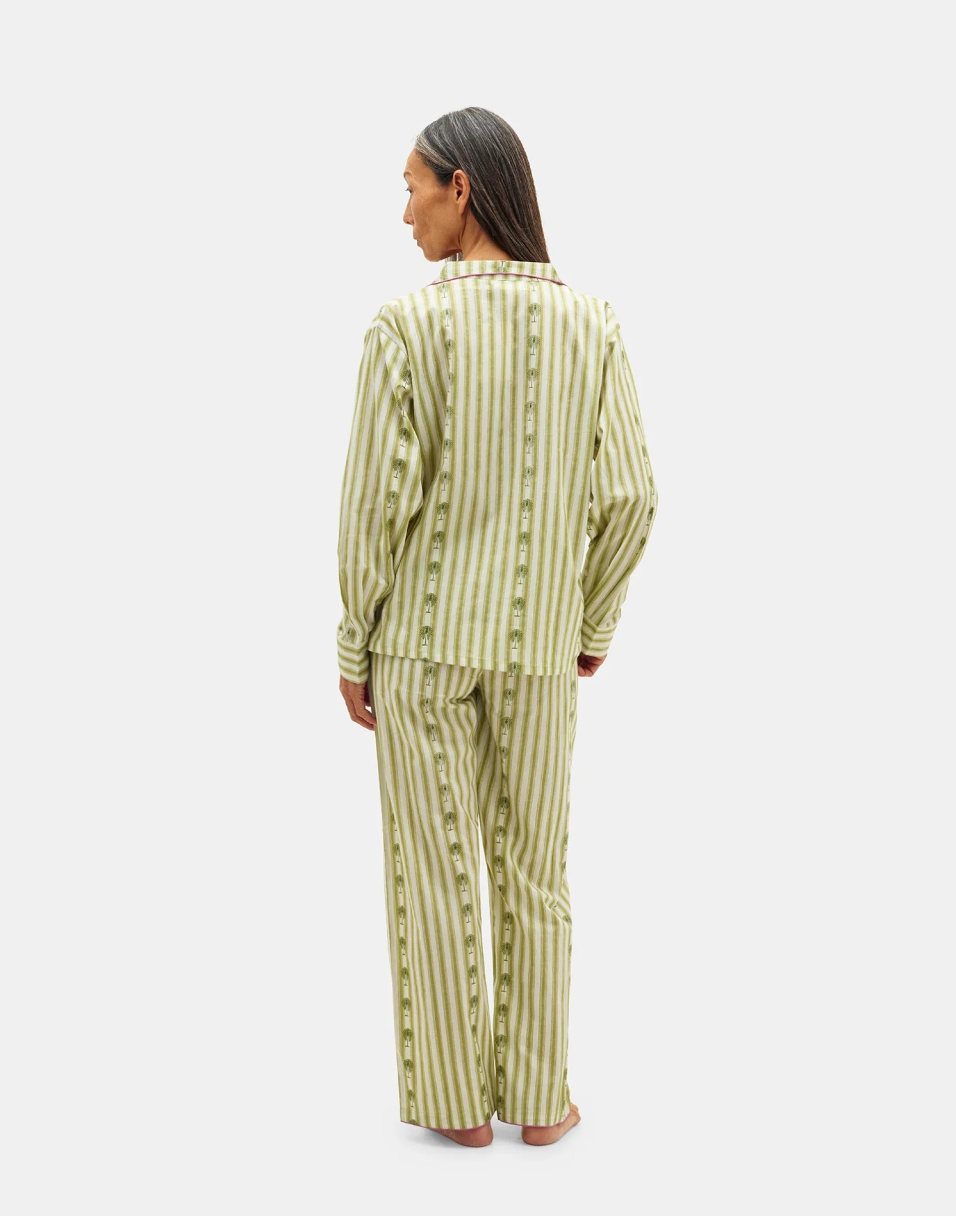 Conjunto de pijama Jaya riscas e palmeiras