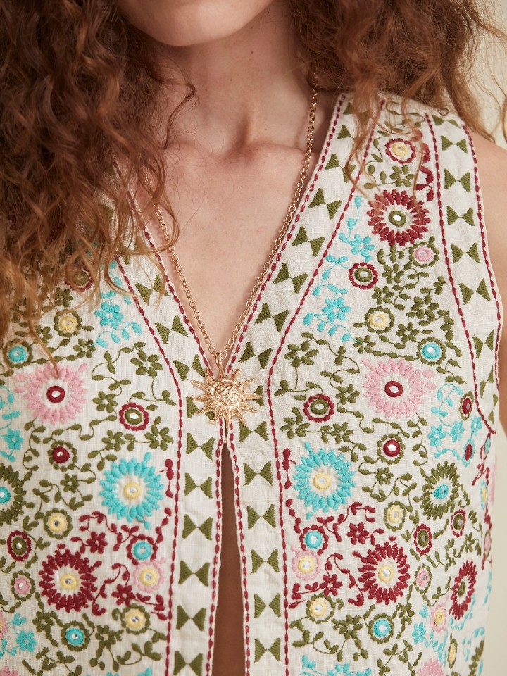 Colete Natural com Bordado