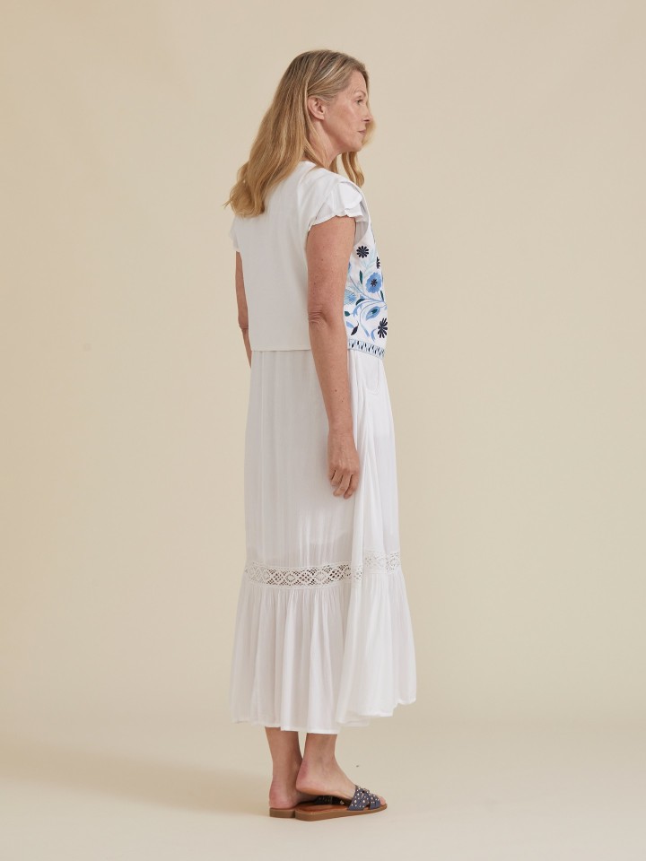 Colete Branco com Bordados