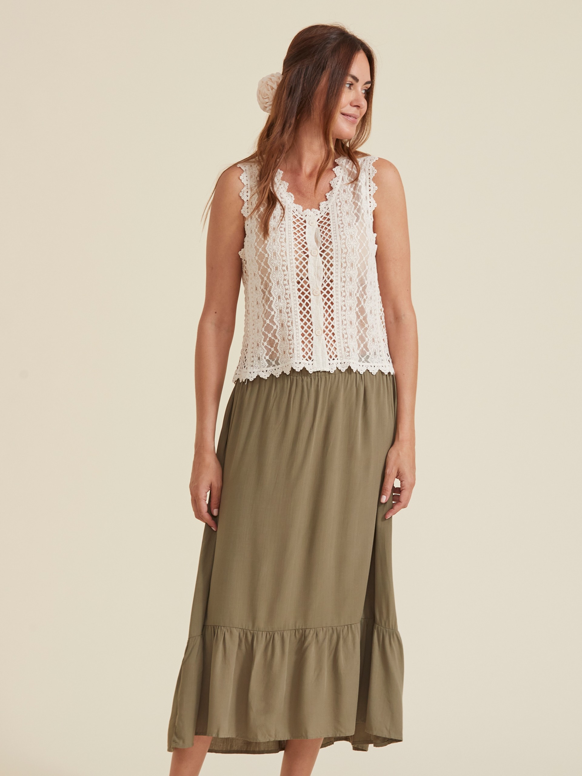 Colete de Croche com Detalhes em Renda