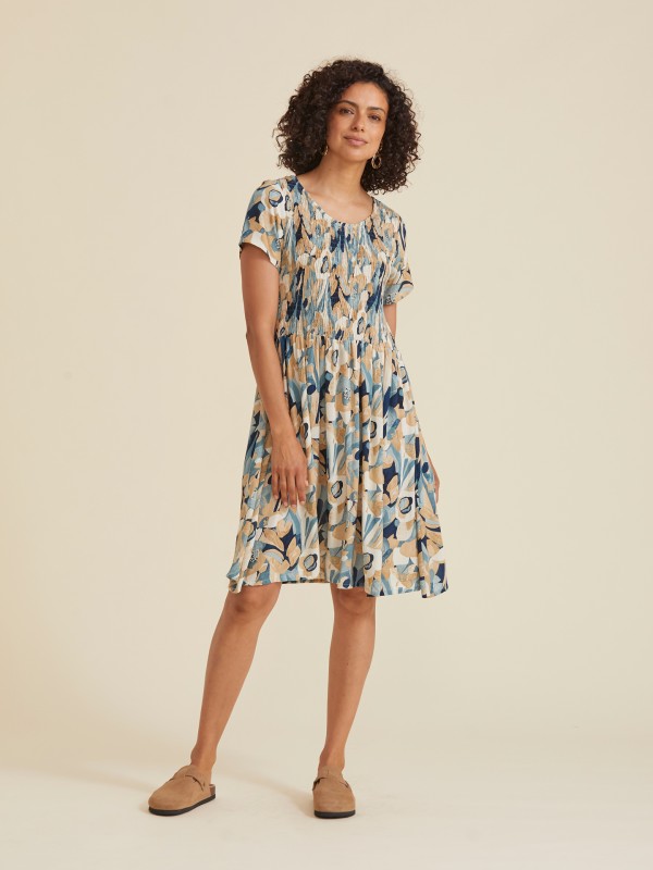Vestido Curto com Bordado Florais Vestido Curto com Bordado Florais