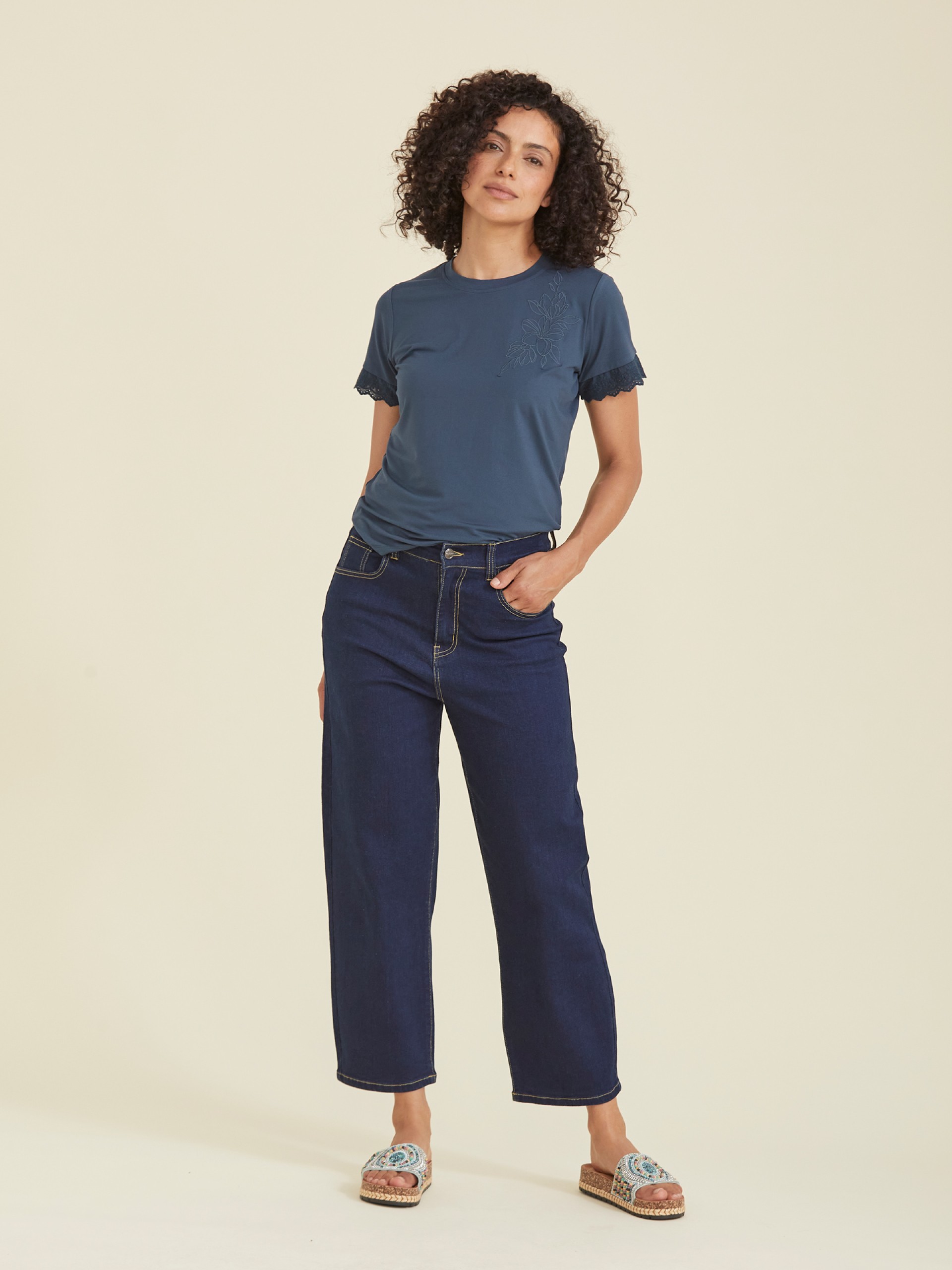 T-shirt com Bordados