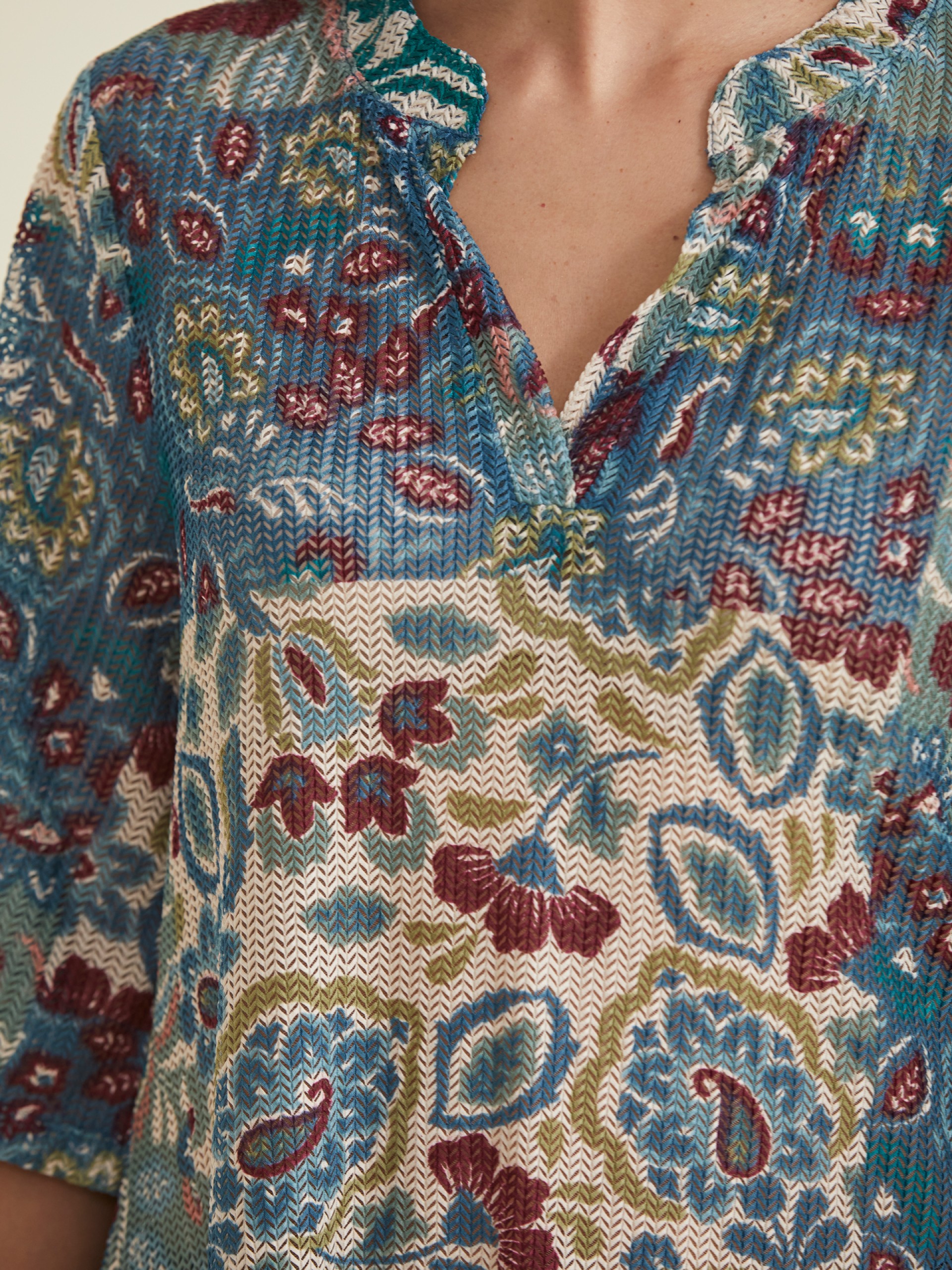 Tunica De Malha Perfurada Elastica