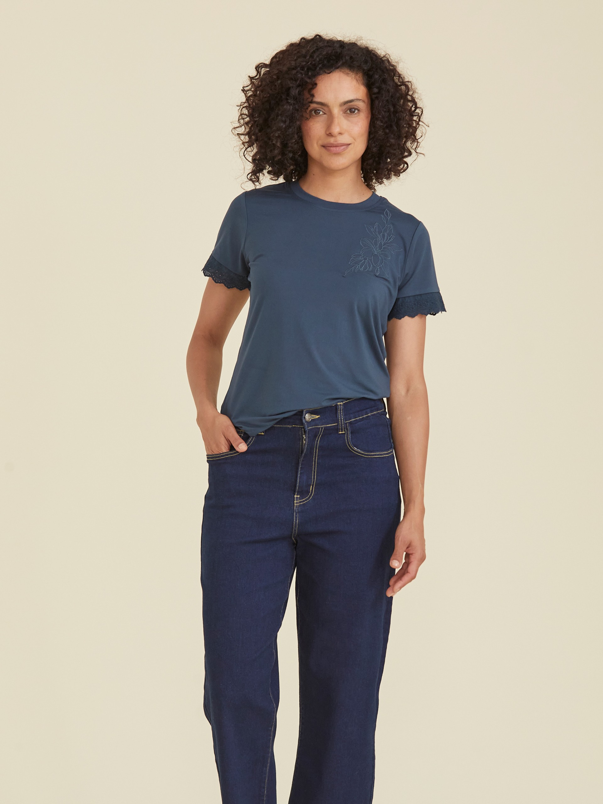 T-shirt com Bordados