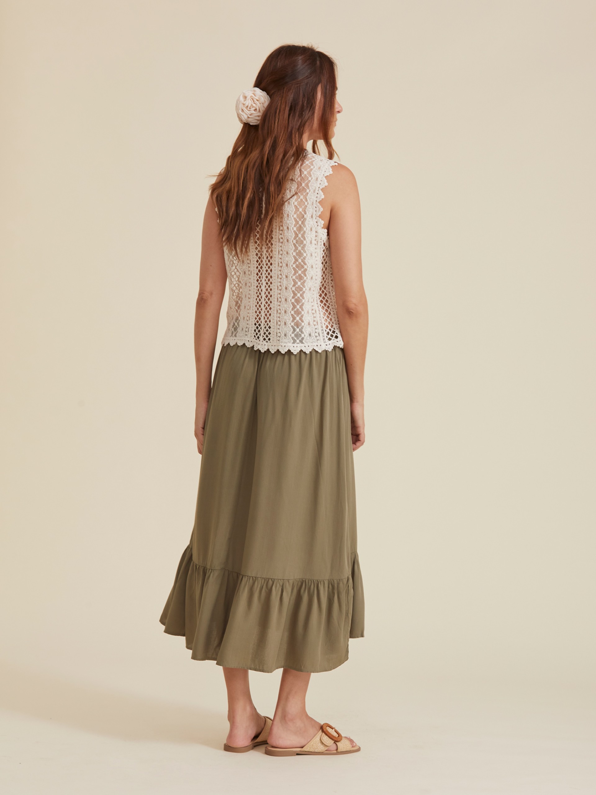 Colete de Croche com Detalhes em Renda