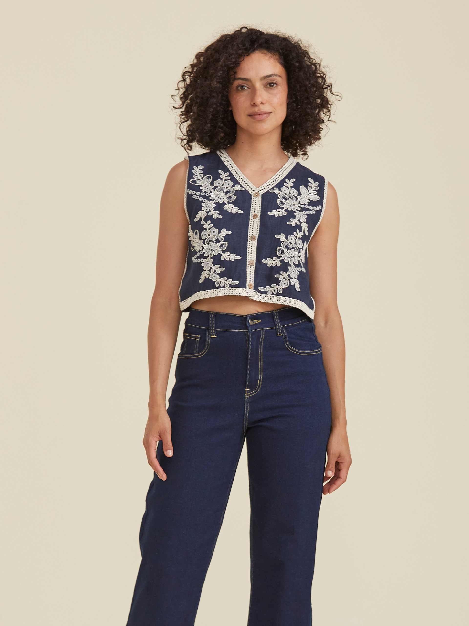 Colete Azul com Bordados