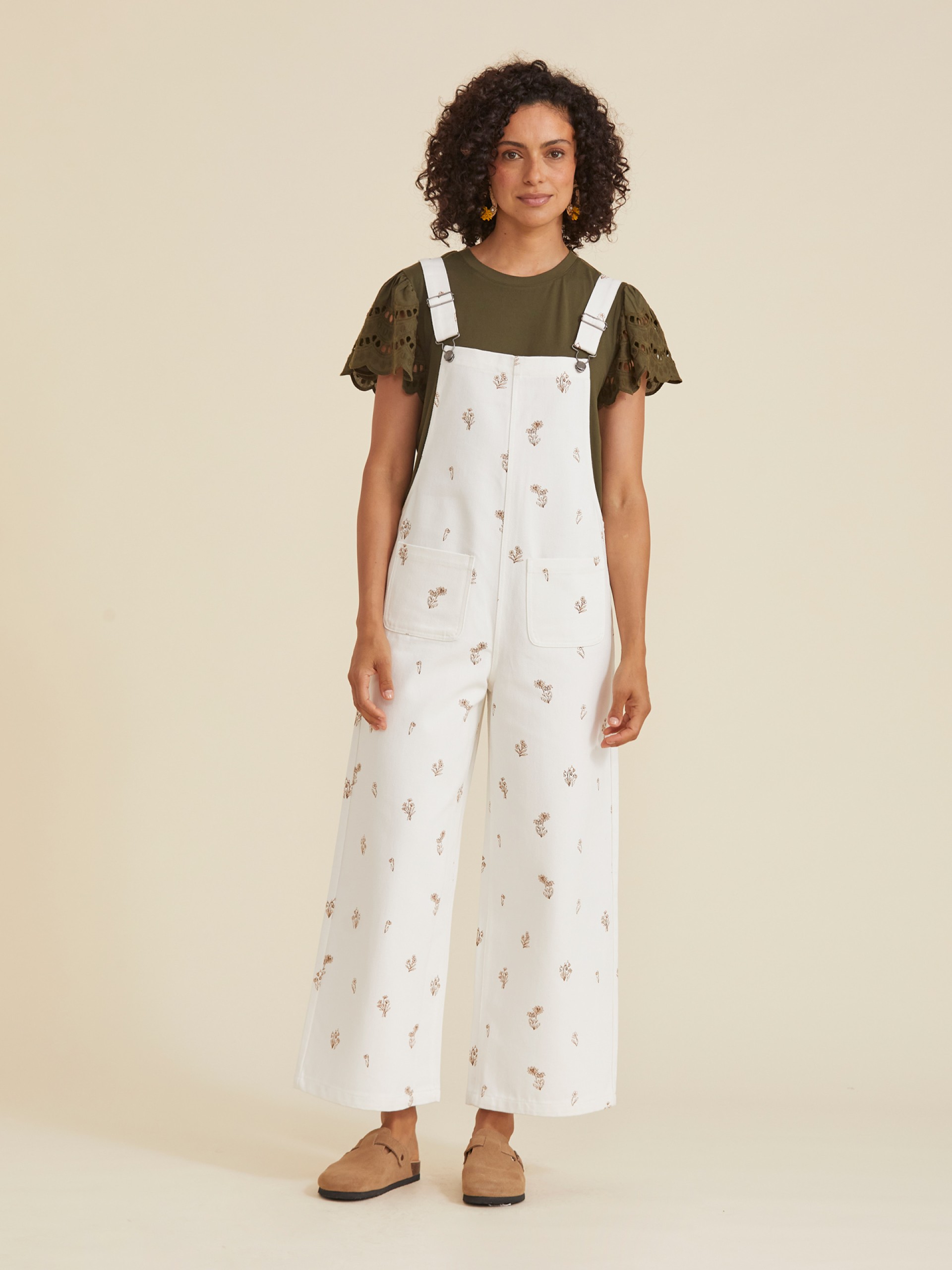 T-shirt Bordada Solida