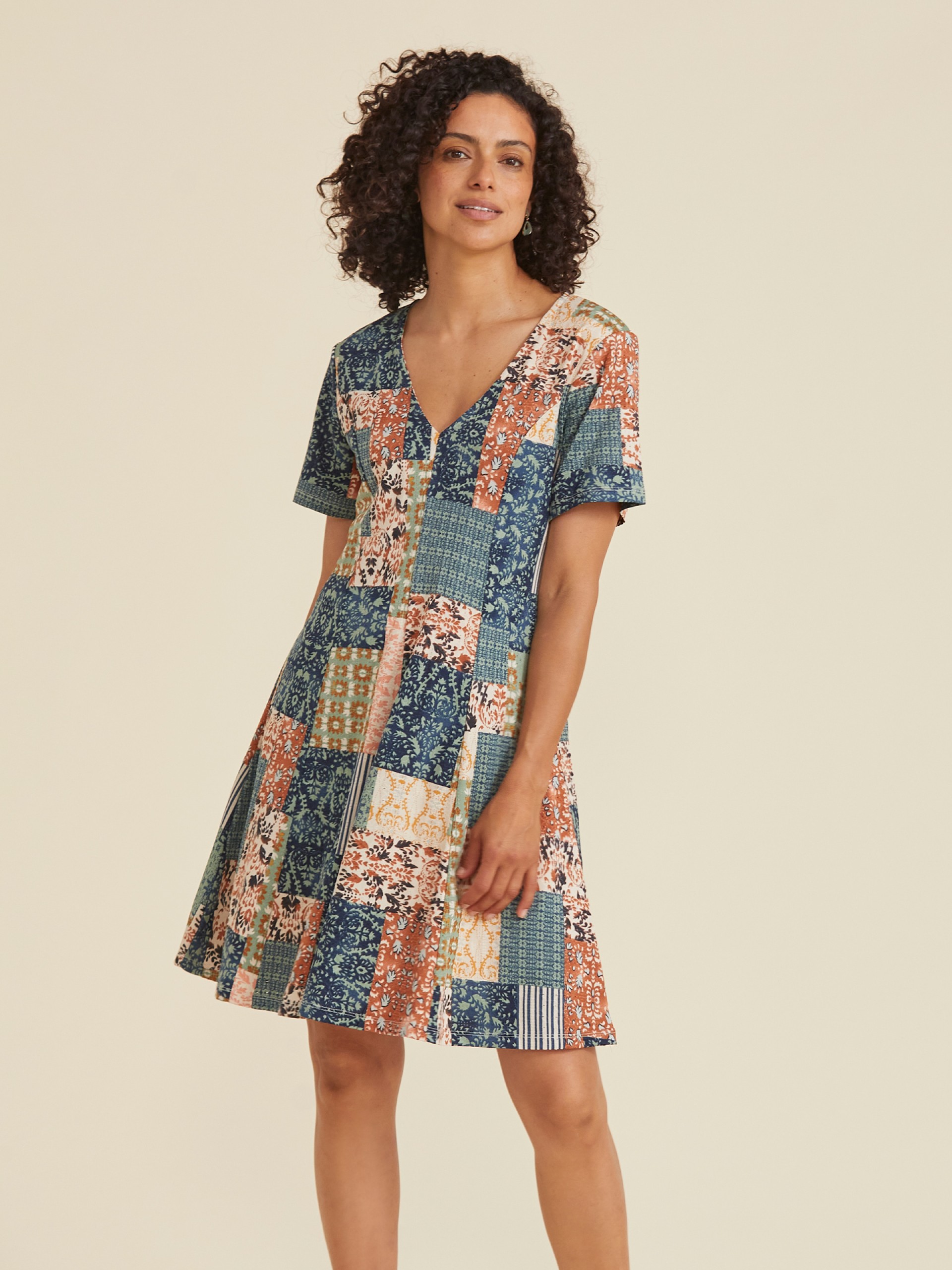 Vestido Curto Patchwork