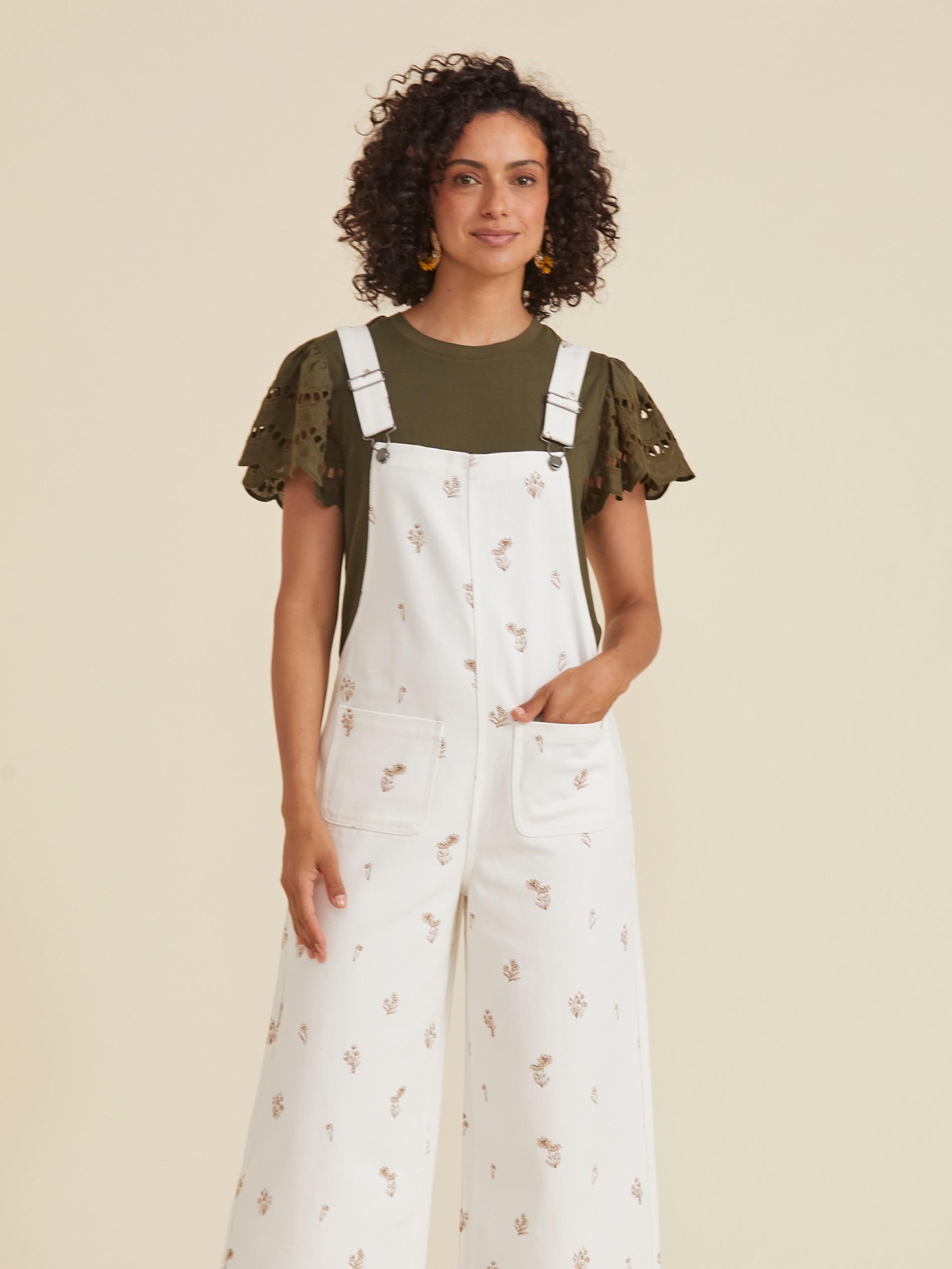 T-shirt Bordada Solida