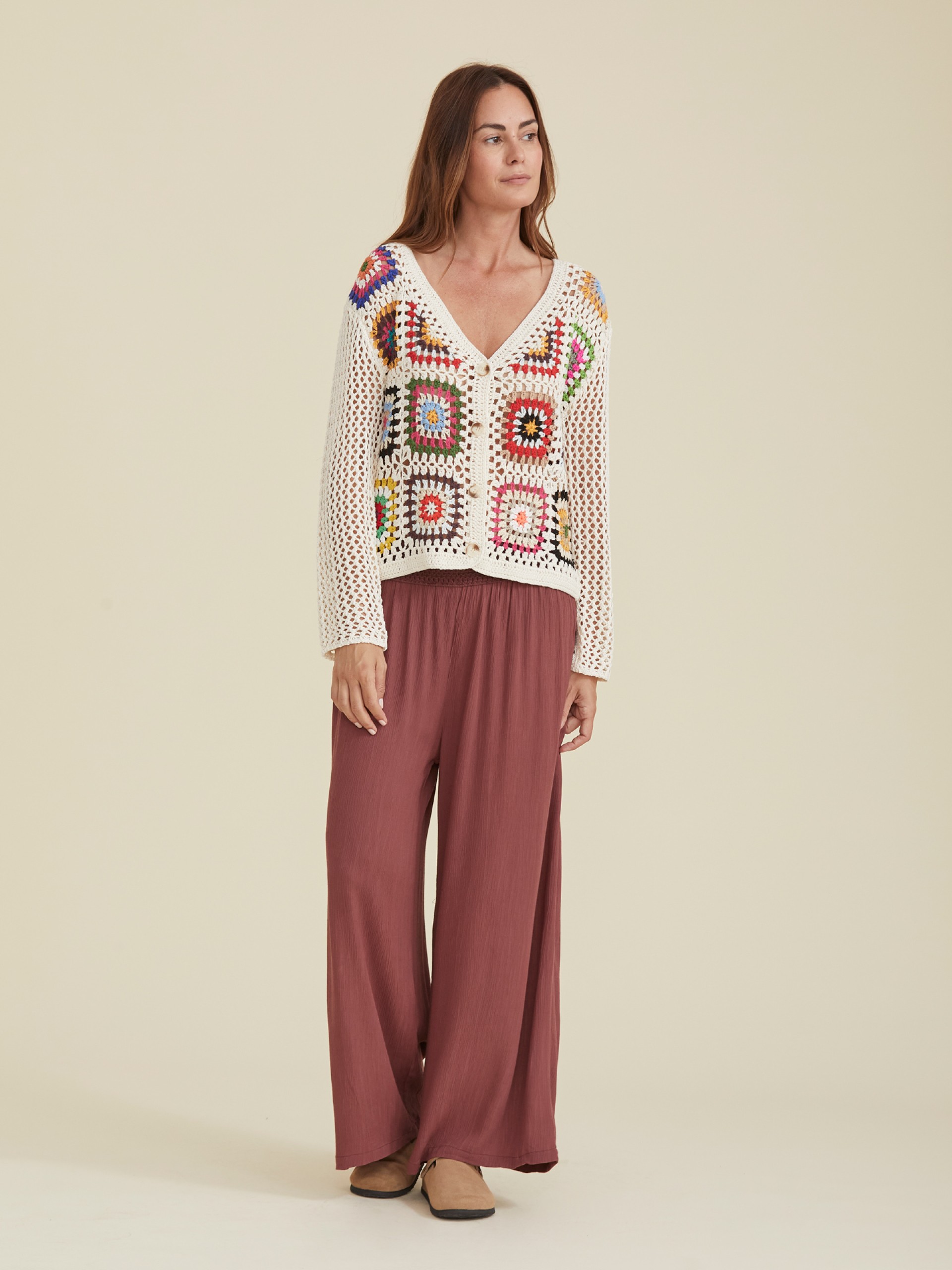 Casaco Em Crochet Beije