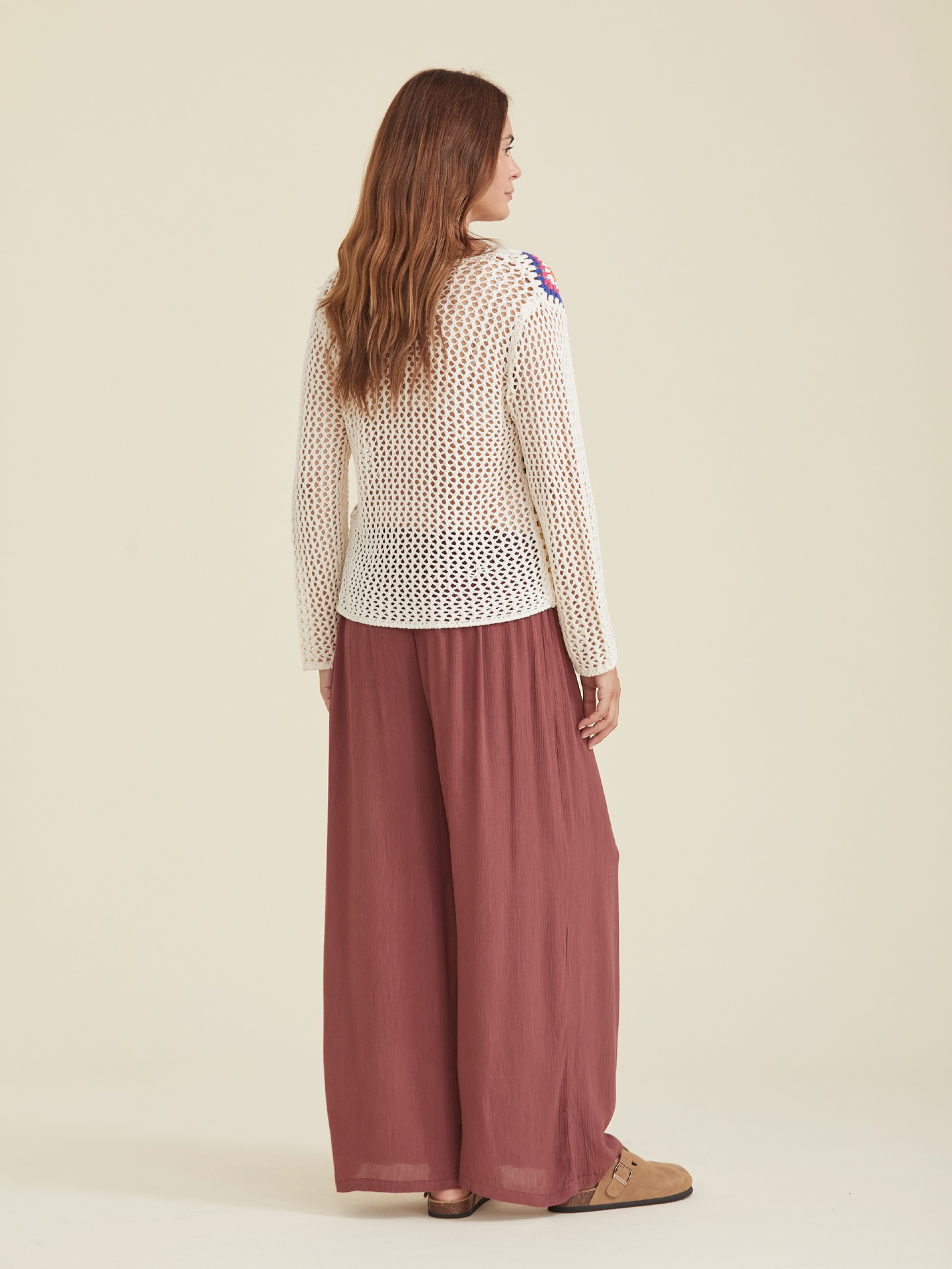 Casaco Em Crochet Beije