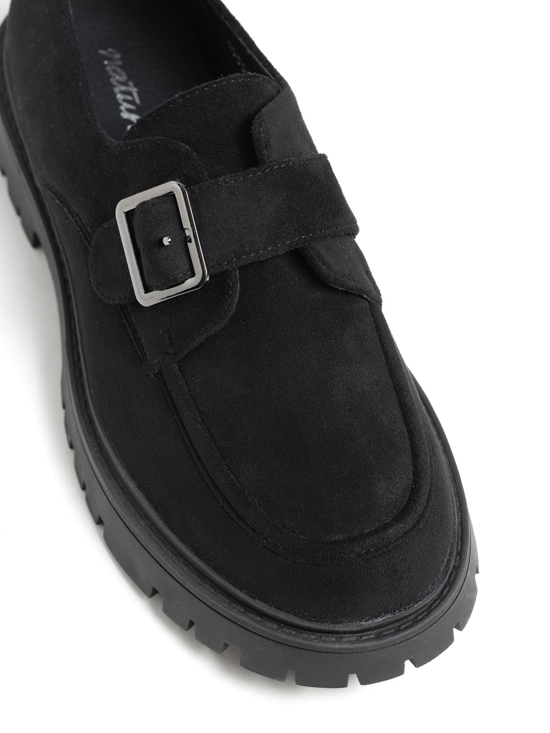 Loafer Com Fivela e Sola Tratorada