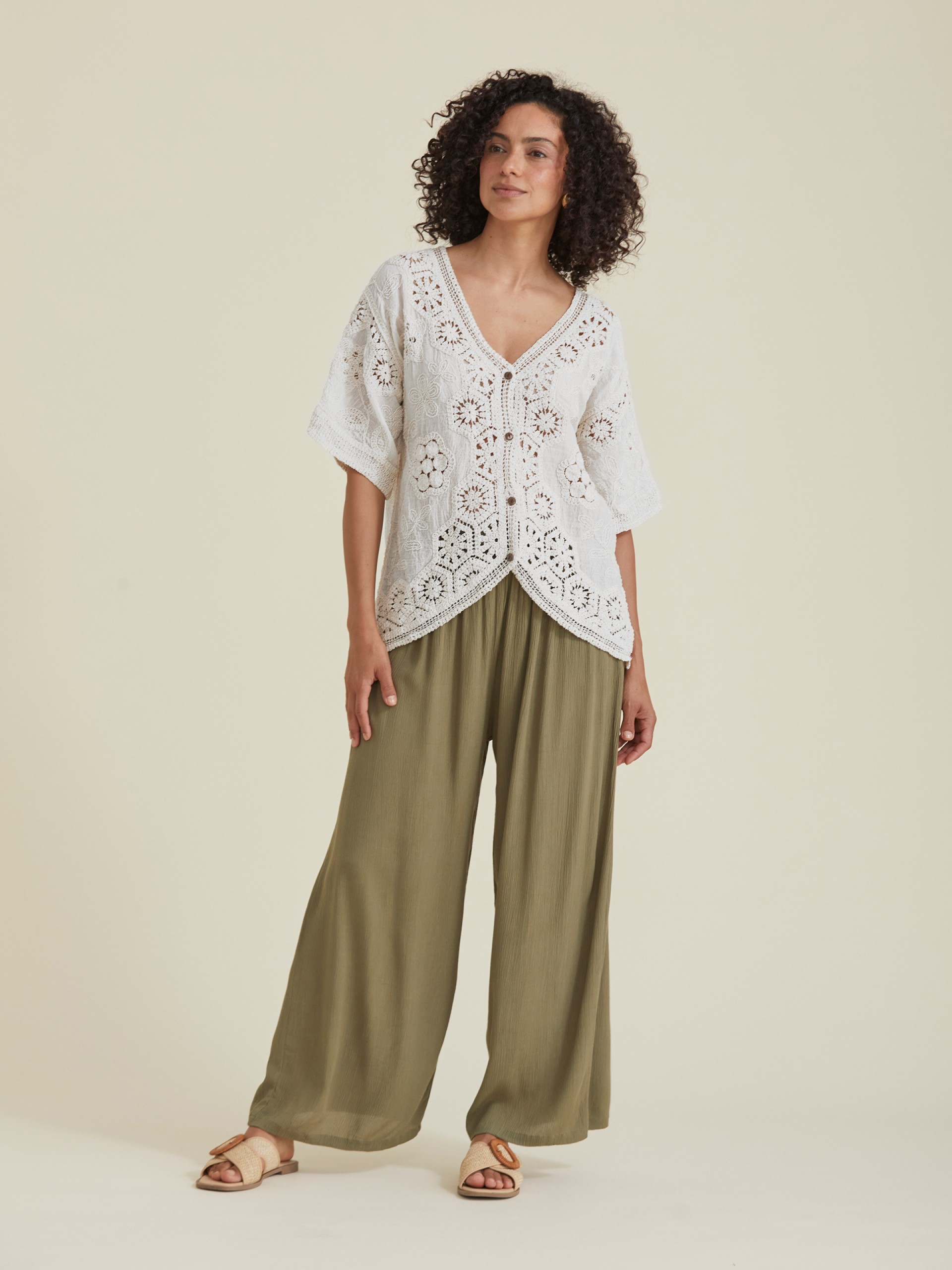 Blusa de Croche com Bordado Floral