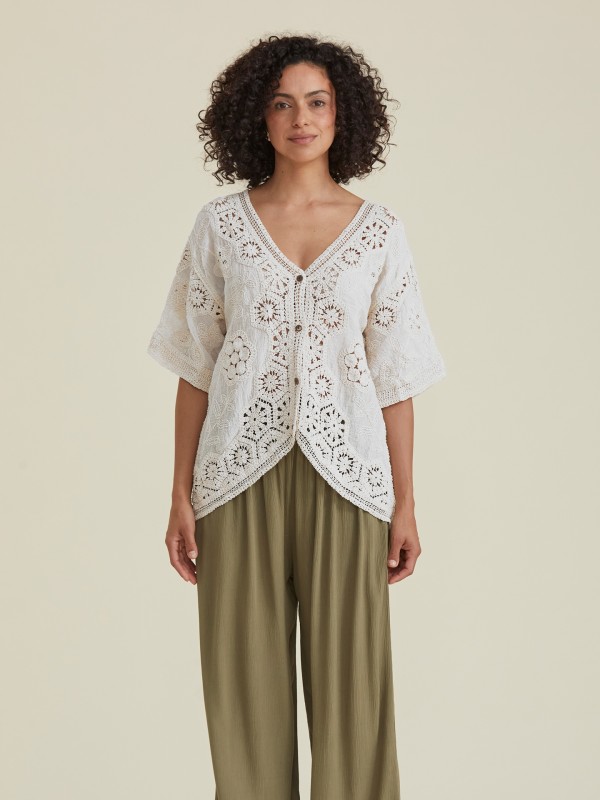 Blusa de Croche com Bordado Floral