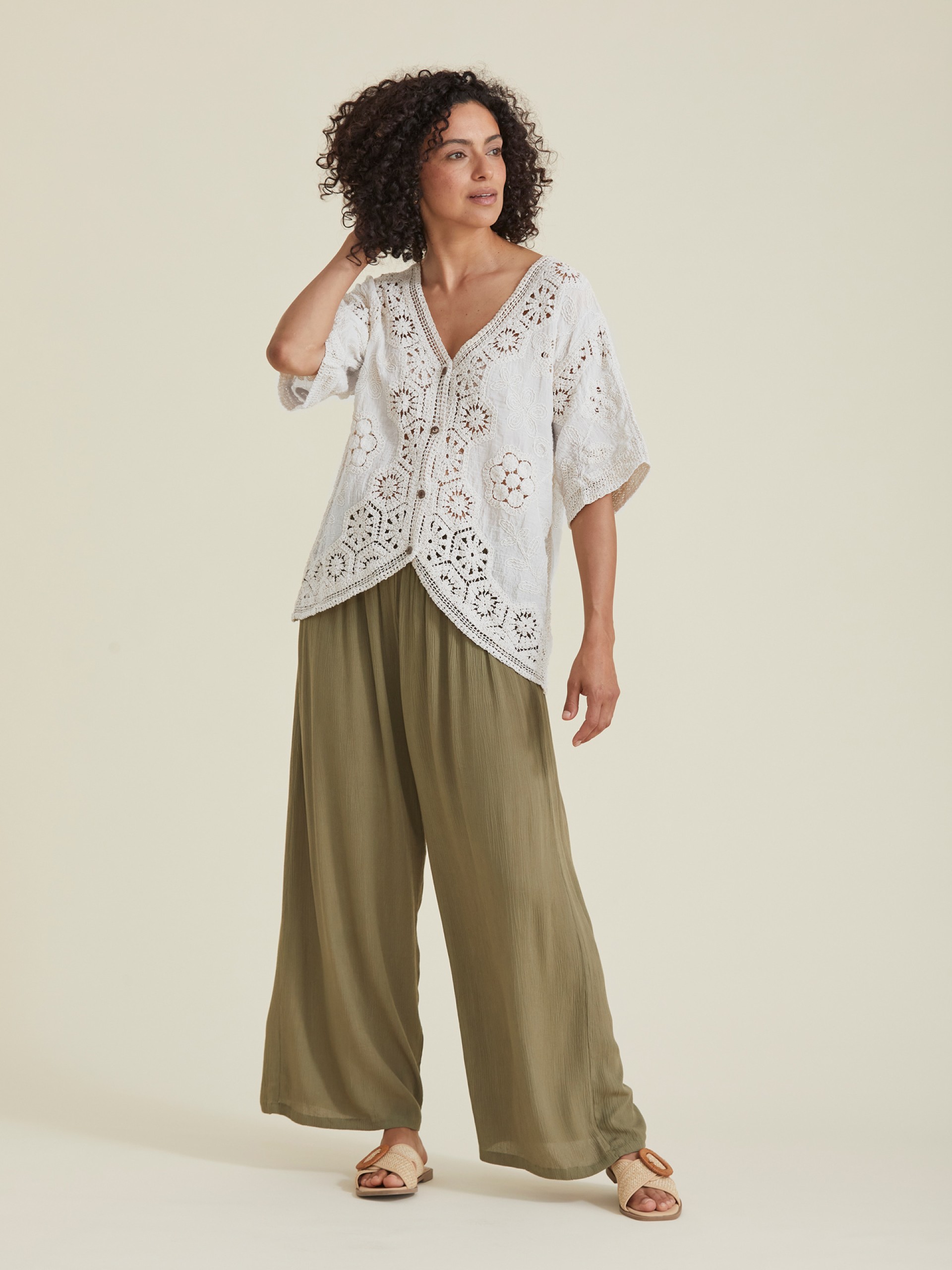 Blusa de Croche com Bordado Floral