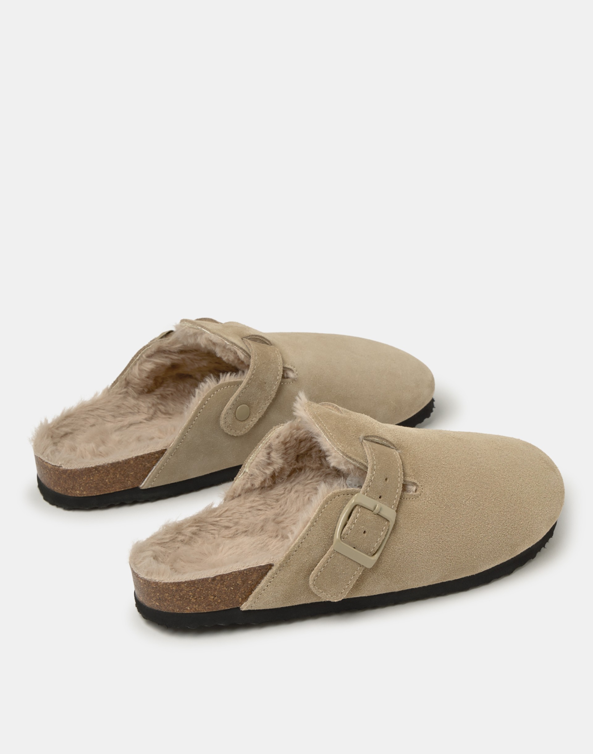 Sandalia solida em camurca