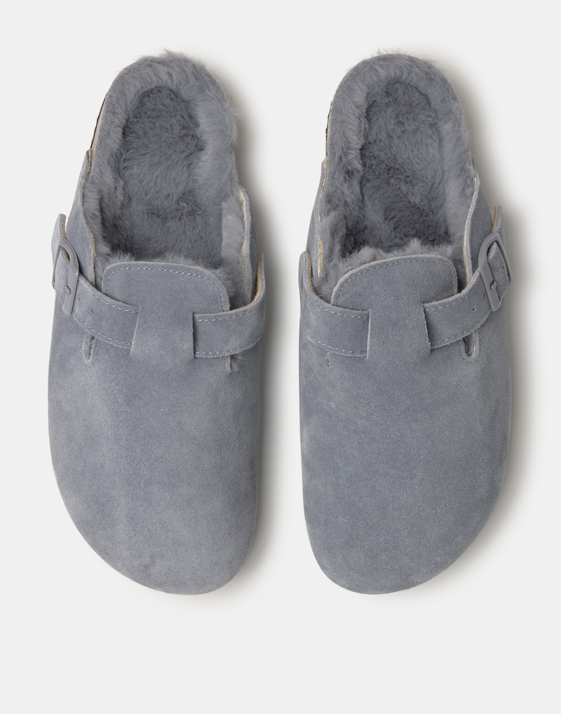 Sandalia solida em camurca