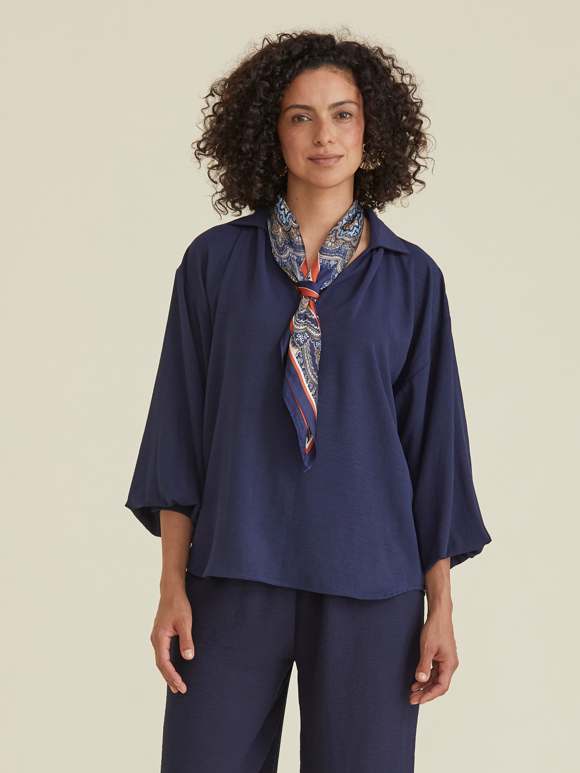 Blusa Solida em Azul