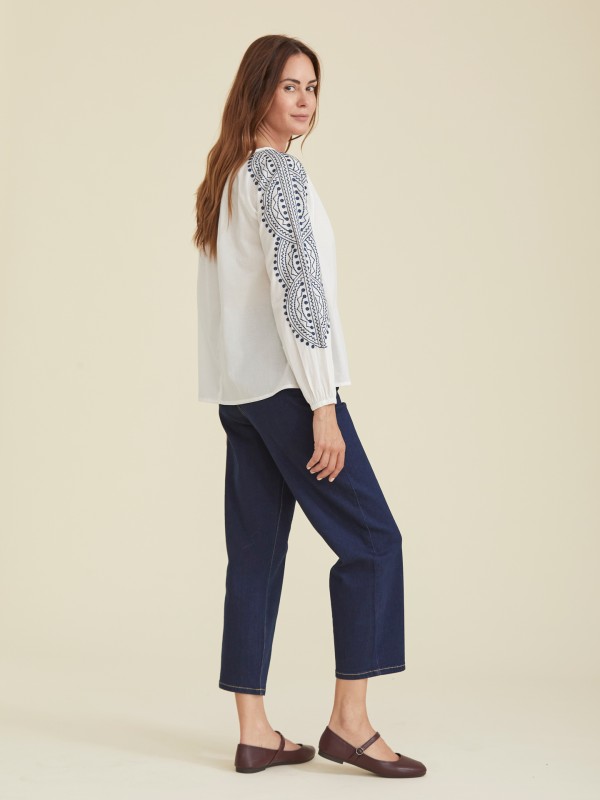 Blusa com Bordados Blusa com Bordados