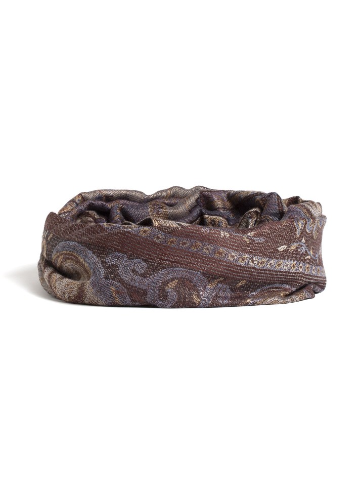 Pashmina Com Padrao Paisley