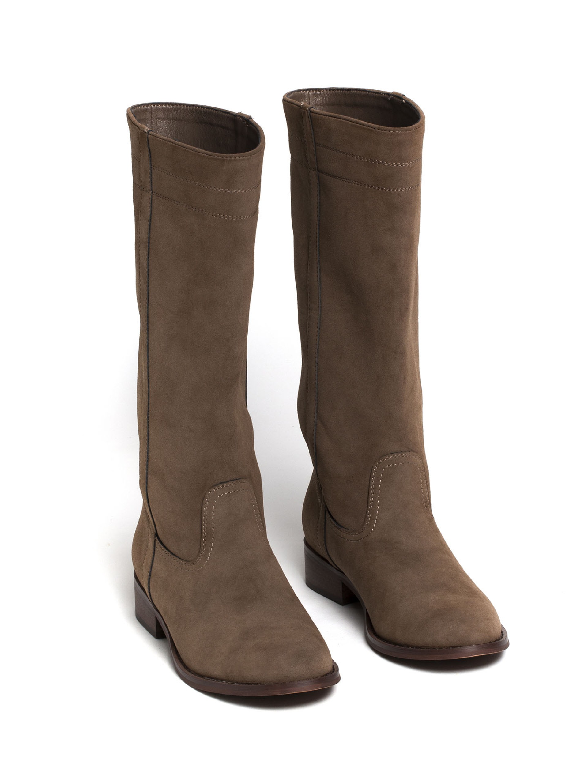 Bota Alta Em Material Tipo Camurca