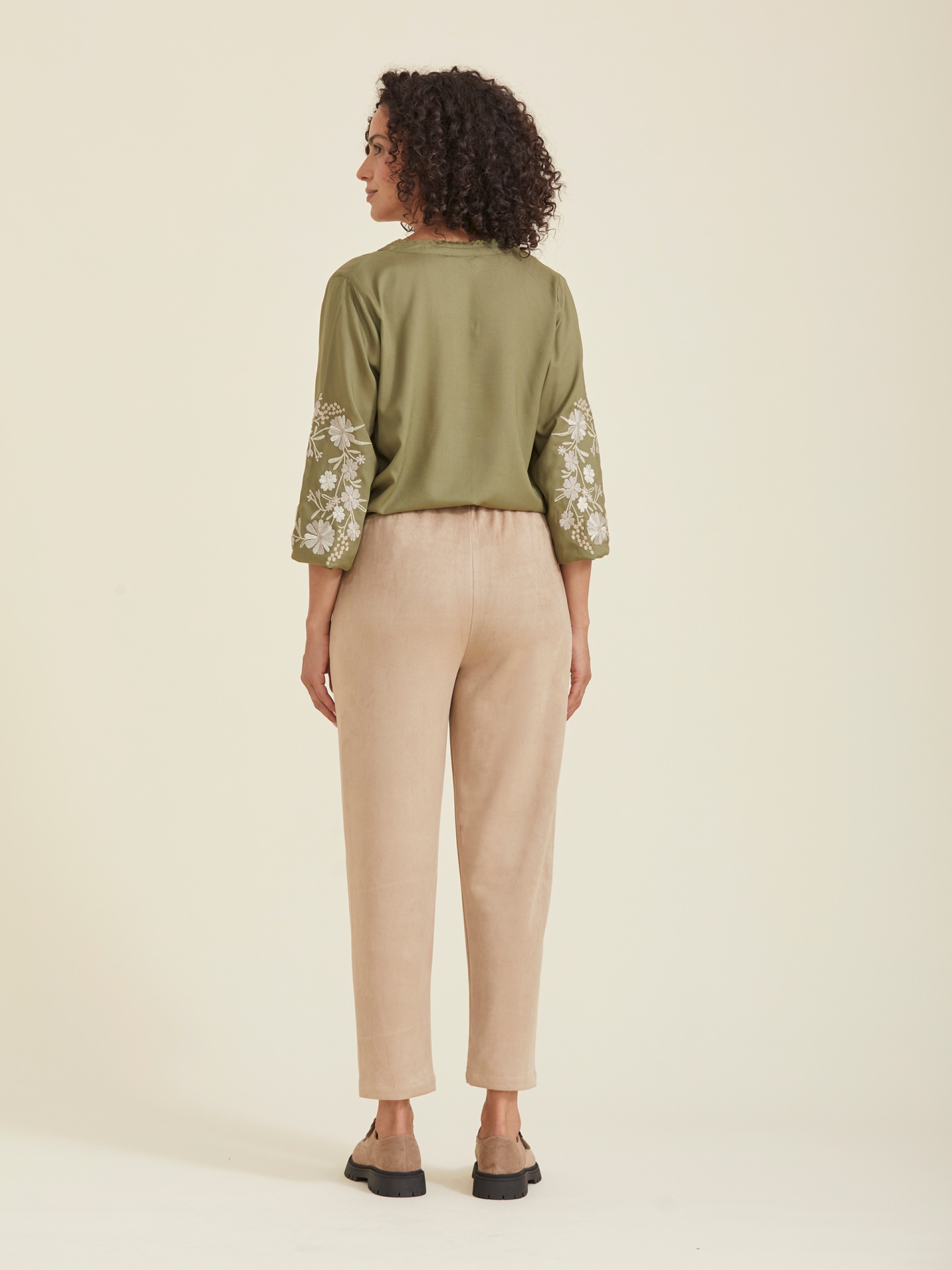 Calcas Jogger em Efeito Camurca