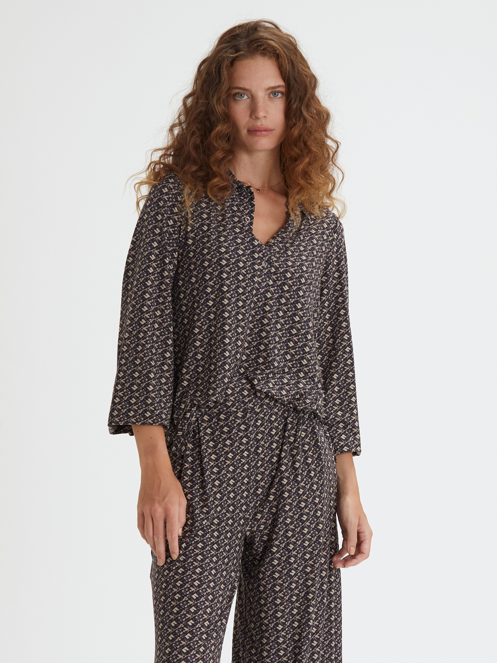 Blusa com Estampado Geometrico